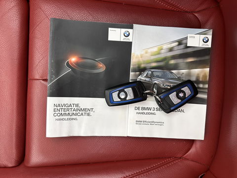 BMW 3-serie 328i High Executive M-Sport-Pack *PANO | FULL-LEATHER | XENON | SPORT-SEATS | HIFI-SOUND | MEMORY-PACK | KEYLESS | NAVI-FULLMAP | ECC | PDC | CRUISE | 19''ALU*
