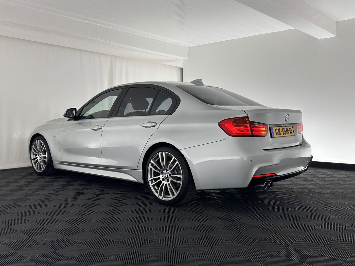 BMW 3-serie 328i High Executive M-Sport-Pack *PANO | FULL-LEATHER | XENON | SPORT-SEATS | HIFI-SOUND | MEMORY-PACK | KEYLESS | NAVI-FULLMAP | ECC | PDC | CRUISE | 19''ALU*