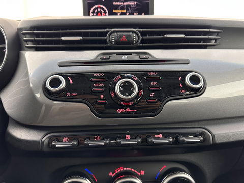 Alfa Romeo Giulietta 1.6 JTDm Business Executive *NAVI-FULLMAP | XENON | SPORT-SEATS | PDC | ECC | CRUISE | 18"ALU*