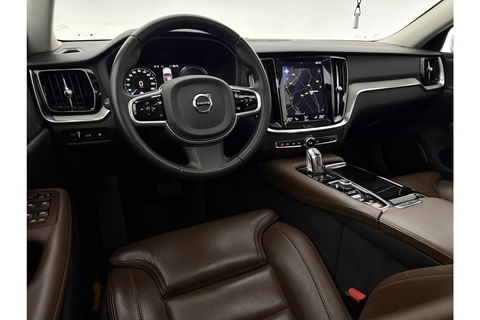 Volvo V60 2.0 T8 Twin Engine AWD Inscription 304PK Pano Harman/Kardon Trekhaak Memory Head-up LED Virtual Stoelverwarming/Stoelventilatie Cruise Carplay Camera Navi 18"LMV