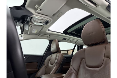 Volvo V60 2.0 T8 Twin Engine AWD Inscription 304PK Pano Harman/Kardon Trekhaak Memory Head-up LED Virtual Stoelverwarming/Stoelventilatie Cruise Carplay Camera Navi 18"LMV