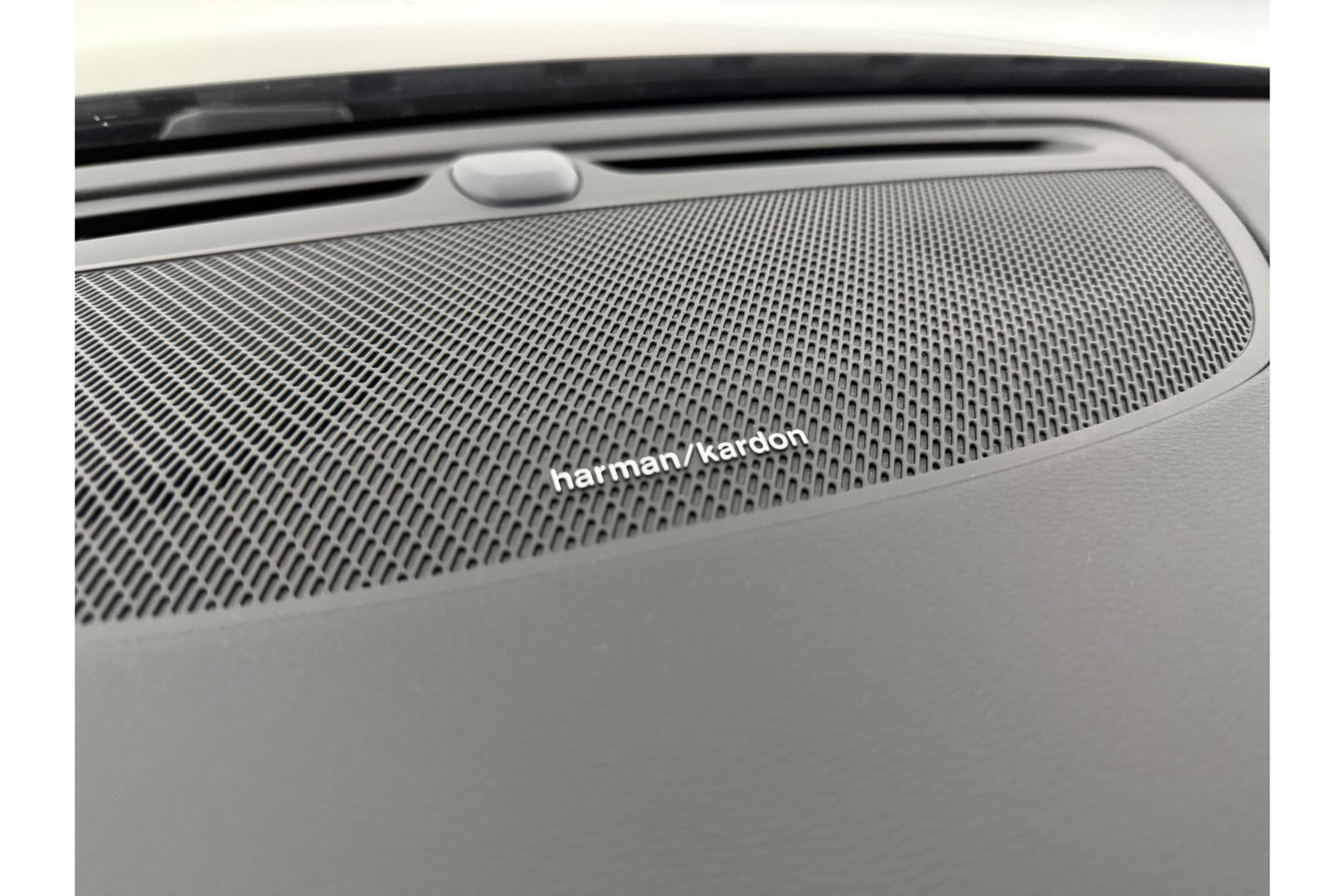 Volvo V60 2.0 T8 Twin Engine AWD Inscription 304PK Pano Harman/Kardon Trekhaak Memory Head-up LED Virtual Stoelverwarming/Stoelventilatie Cruise Carplay Camera Navi 18"LMV