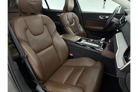Volvo V60 2.0 T8 Twin Engine AWD Inscription 304PK Pano Harman/Kardon Trekhaak Memory Head-up LED Virtual Stoelverwarming/Stoelventilatie Cruise Carplay Camera Navi 18"LMV