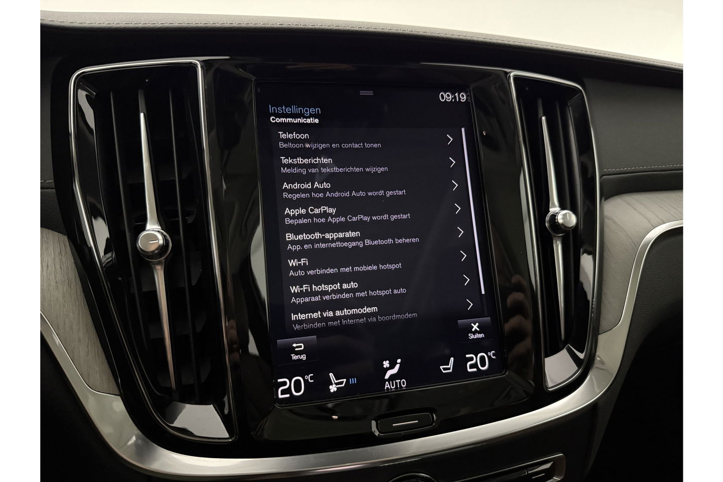 Volvo V60 2.0 T8 Twin Engine AWD Inscription 304PK Pano Harman/Kardon Trekhaak Memory Head-up LED Virtual Stoelverwarming/Stoelventilatie Cruise Carplay Camera Navi 18"LMV
