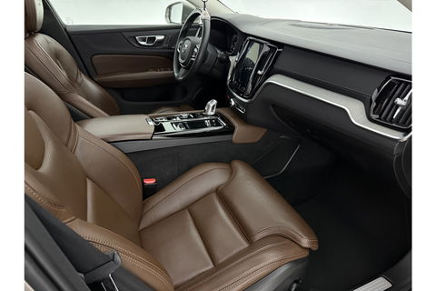 Volvo V60 2.0 T8 Twin Engine AWD Inscription 304PK Pano Harman/Kardon Trekhaak Memory Head-up LED Virtual Stoelverwarming/Stoelventilatie Cruise Carplay Camera Navi 18"LMV