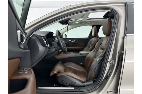 Volvo V60 2.0 T8 Twin Engine AWD Inscription 304PK Pano Harman/Kardon Trekhaak Memory Head-up LED Virtual Stoelverwarming/Stoelventilatie Cruise Carplay Camera Navi 18"LMV