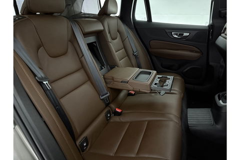 Volvo V60 2.0 T8 Twin Engine AWD Inscription 304PK Pano Harman/Kardon Trekhaak Memory Head-up LED Virtual Stoelverwarming/Stoelventilatie Cruise Carplay Camera Navi 18"LMV