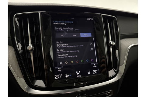 Volvo V60 2.0 T8 Twin Engine AWD Inscription 304PK Pano Harman/Kardon Trekhaak Memory Head-up LED Virtual Stoelverwarming/Stoelventilatie Cruise Carplay Camera Navi 18"LMV