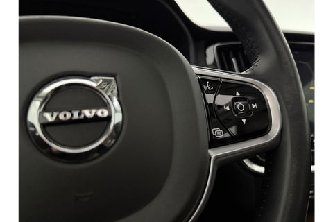 Volvo V60 2.0 T8 Twin Engine AWD Inscription 304PK Pano Harman/Kardon Trekhaak Memory Head-up LED Virtual Stoelverwarming/Stoelventilatie Cruise Carplay Camera Navi 18"LMV