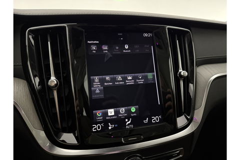 Volvo V60 2.0 T8 Twin Engine AWD Inscription 304PK Pano Harman/Kardon Trekhaak Memory Head-up LED Virtual Stoelverwarming/Stoelventilatie Cruise Carplay Camera Navi 18"LMV