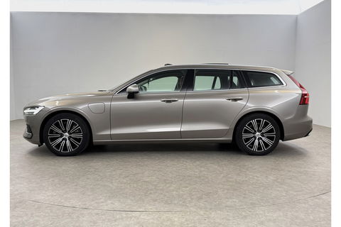 Volvo V60 2.0 T8 Twin Engine AWD Inscription 304PK Pano Harman/Kardon Trekhaak Memory Head-up LED Virtual Stoelverwarming/Stoelventilatie Cruise Carplay Camera Navi 18"LMV