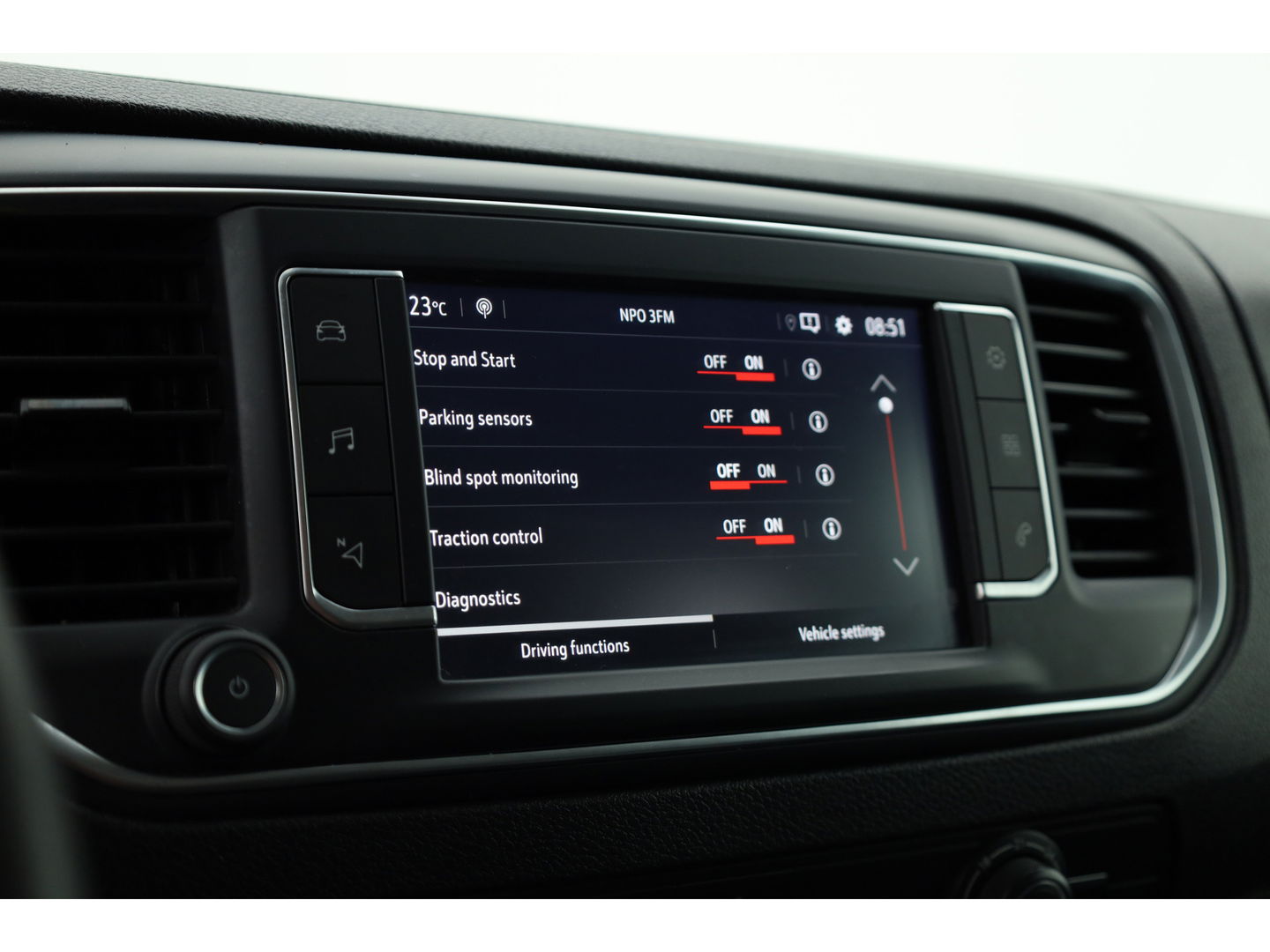 Opel Vivaro 2.0 CDTI L2H1 Edition | Navi | Trekhaak | Dakrails | Apple CarPlay