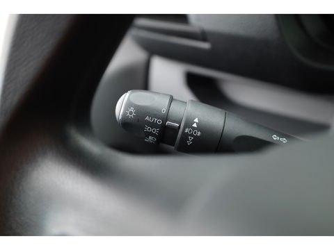 Opel Vivaro 2.0 CDTI L2H1 Edition | Navi | Trekhaak | Dakrails | Apple CarPlay