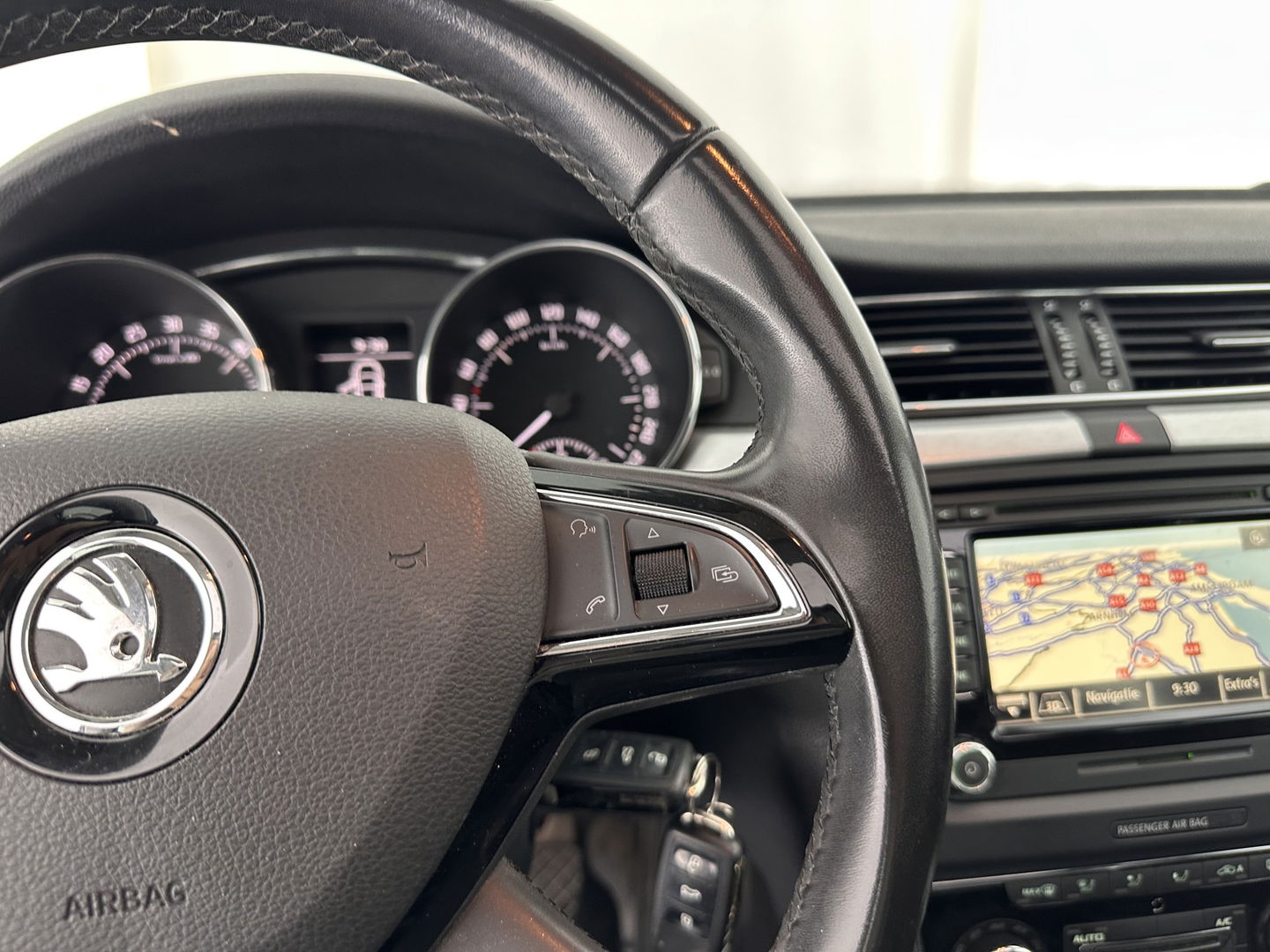 Škoda Superb Combi 1.6 TDI Sprint Pro *PANO | NAVI-FULLMAP | MEMORY-PACK | ECC | PDC | CRUISE | 16''ALU*