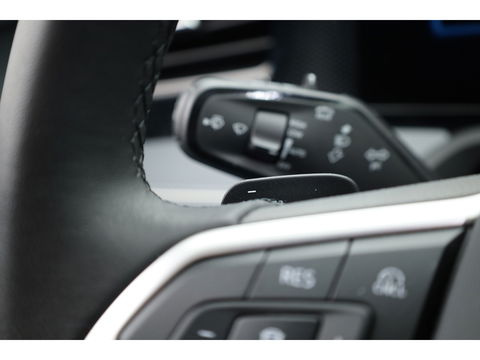 Volkswagen Passat Variant 1.5 eHybrid Business | Navi | Massage | Elek. Trekhaak | Keyless | Adapt. Cruise | Stoel- Stuurverw. |