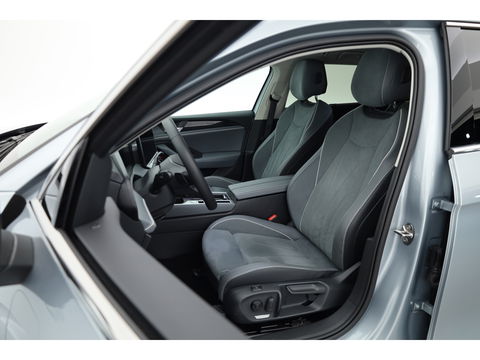 Volkswagen Passat Variant 1.5 eHybrid Business | Navi | Massage | Elek. Trekhaak | Keyless | Adapt. Cruise | Stoel- Stuurverw. |