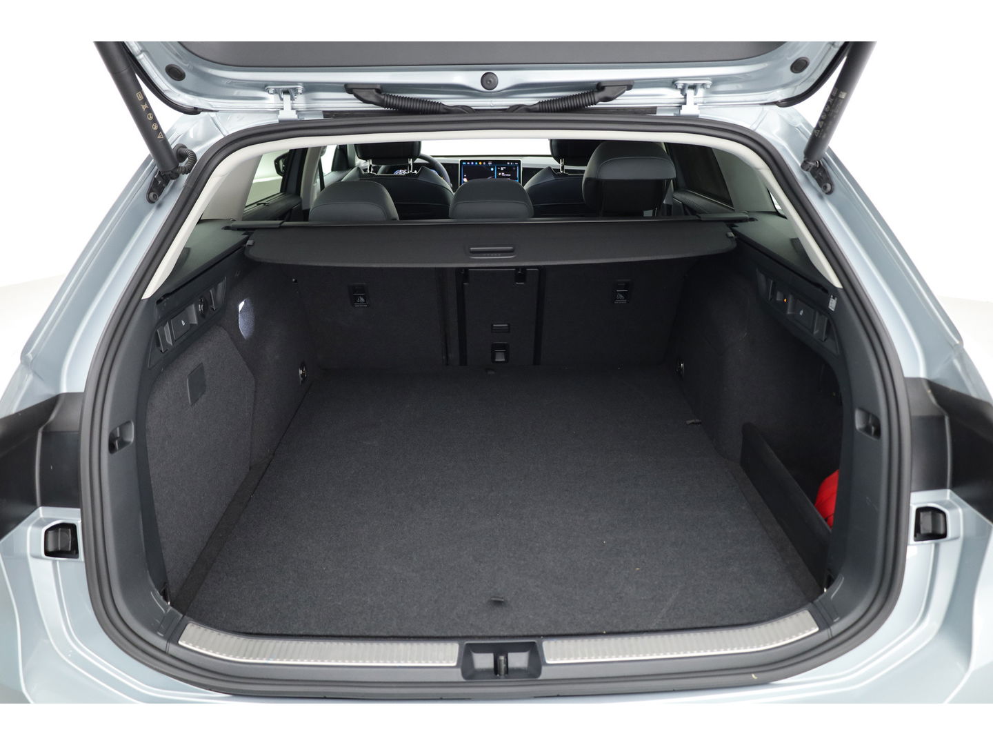 Volkswagen Passat Variant 1.5 eHybrid Business | Navi | Massage | Elek. Trekhaak | Keyless | Adapt. Cruise | Stoel- Stuurverw. |