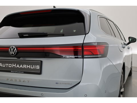 Volkswagen Passat Variant 1.5 eHybrid Business | Navi | Massage | Elek. Trekhaak | Keyless | Adapt. Cruise | Stoel- Stuurverw. |