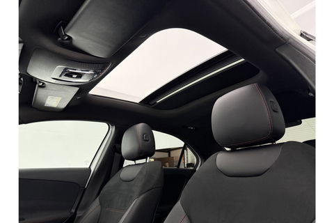 Mercedes-Benz A-Klasse 200 AMG Night Upgrade 164PK Pano Sfeer LED Carplay Virtual Camera Clima Cruise Navi PDC 18''LMV