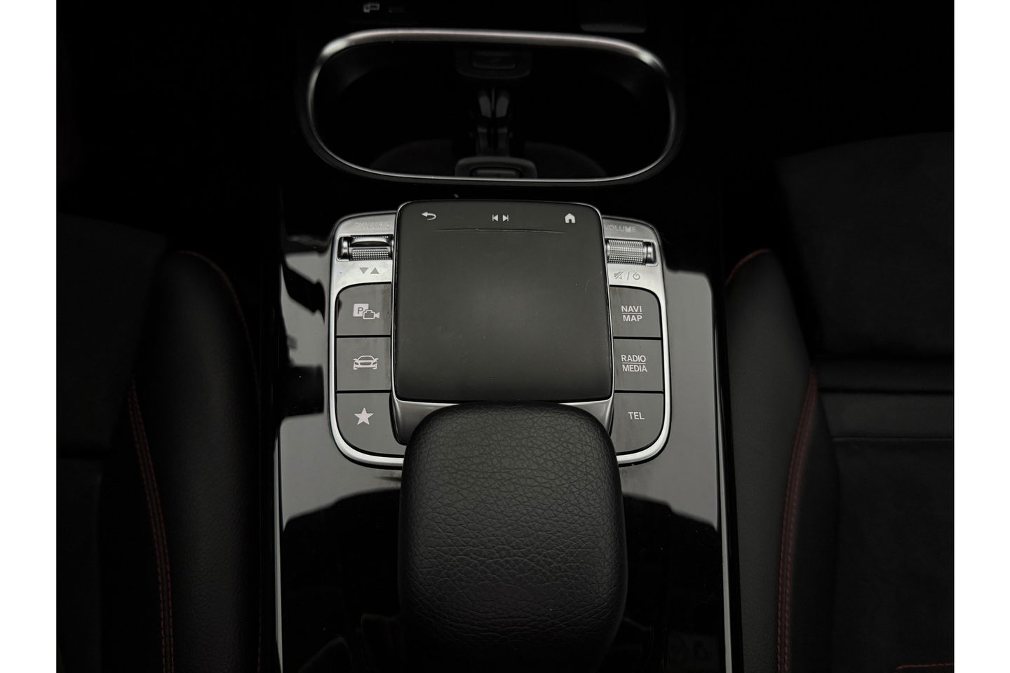 Mercedes-Benz A-Klasse 200 AMG Night Upgrade 164PK Pano Sfeer LED Carplay Virtual Camera Clima Cruise Navi PDC 18''LMV