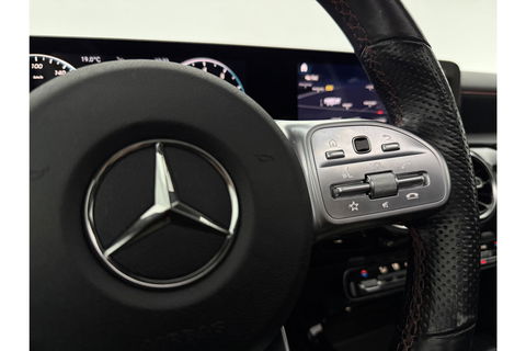 Mercedes-Benz A-Klasse 200 AMG Night Upgrade 164PK Pano Sfeer LED Carplay Virtual Camera Clima Cruise Navi PDC 18''LMV