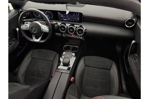 Mercedes-Benz A-Klasse 200 AMG Night Upgrade 164PK Pano Sfeer LED Carplay Virtual Camera Clima Cruise Navi PDC 18''LMV