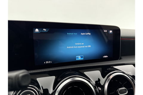 Mercedes-Benz A-Klasse 200 AMG Night Upgrade 164PK Pano Sfeer LED Carplay Virtual Camera Clima Cruise Navi PDC 18''LMV
