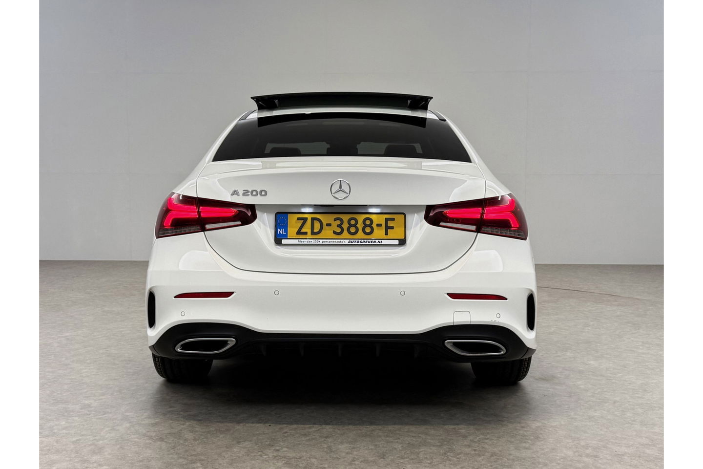 Mercedes-Benz A-Klasse 200 AMG Night Upgrade 164PK Pano Sfeer LED Carplay Virtual Camera Clima Cruise Navi PDC 18''LMV