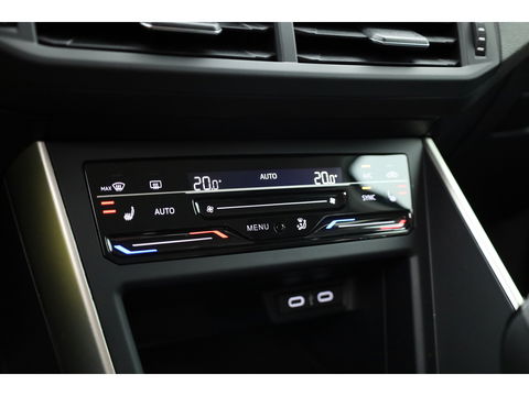 Volkswagen Polo 1.0 TSI DSG | Navi | Afn. Trekhaak | Stoelverw. | Adapt. Cruise | Camera