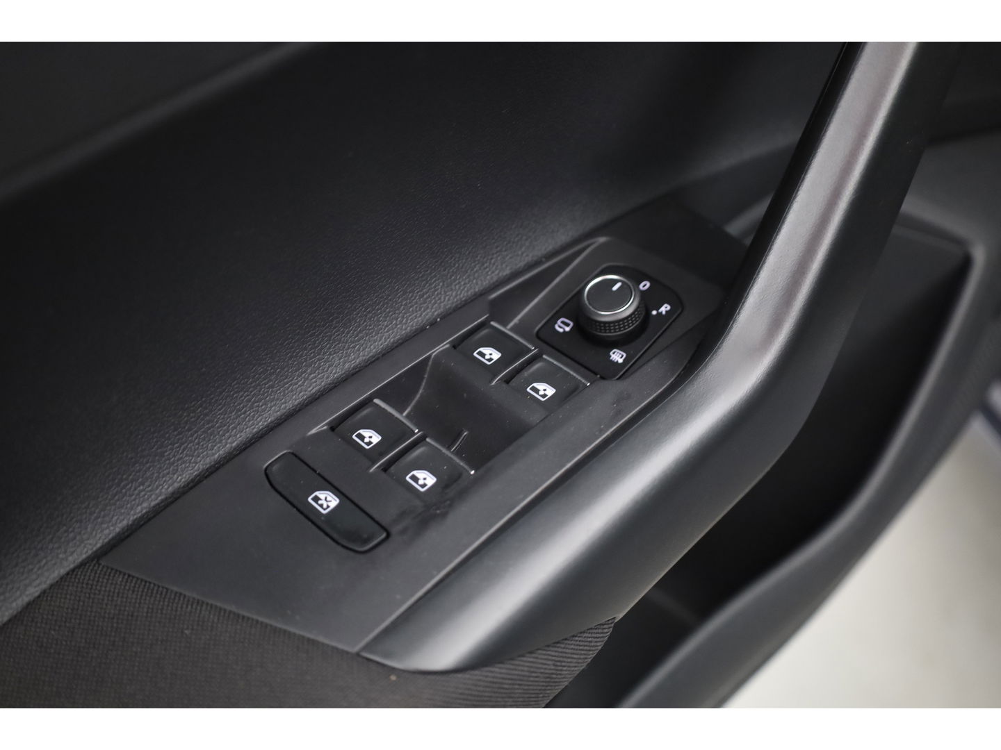 Volkswagen Polo 1.0 TSI DSG | Navi | Afn. Trekhaak | Stoelverw. | Adapt. Cruise | Camera