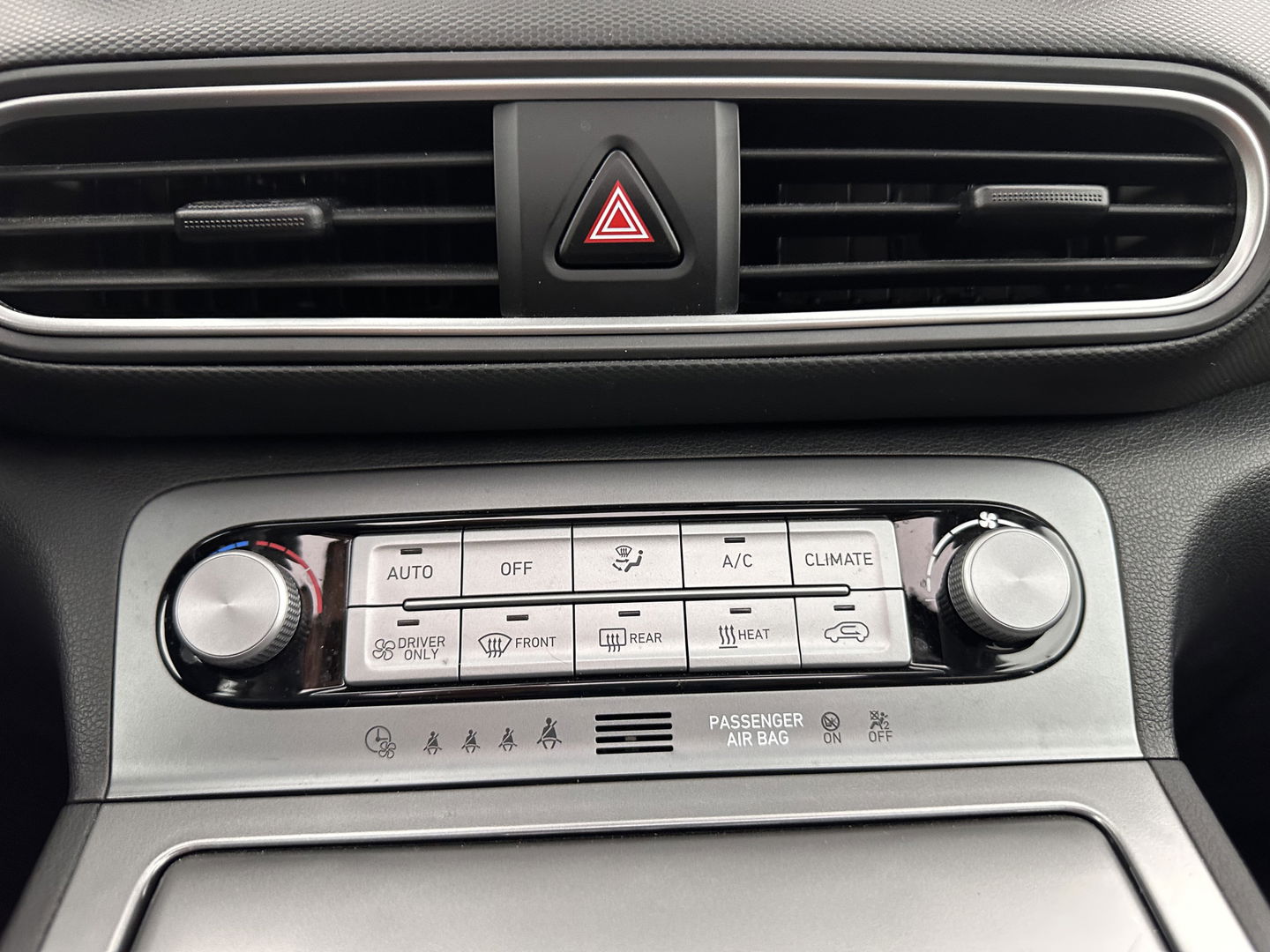 Hyundai KONA EV Premium 64 kWh (INCL-BTW) *PANO | FULL-LEATHER | KRELL-AUDIO | HEAD-UP | FULL-LED | NAVI-FULLMAP | DAB | ADAPT.CRUISE | KEYLESS | CAMERA | BLIND-SPOT | LANE-ASSIST | DIGI-COCKPIT | COMFORT-SEATS | 17''ALU*