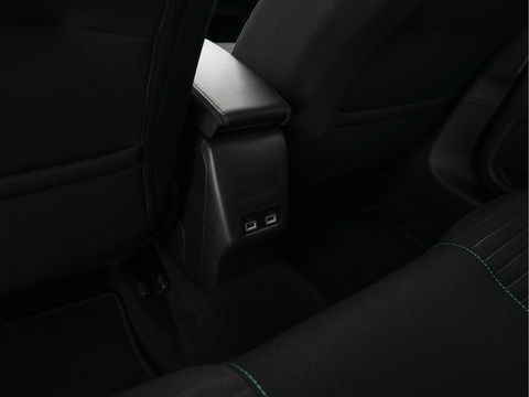 Peugeot e-208 EV Blue Lease Allure 50 kWh (INCL-BTW) *FULL-LED | DIGI-COCKPIT | NAVI-FULLMAP | KEYLESS | CCS-FASTLOADER | CAMERA | 1/2 LEDER | ECC | PDC | APP.CONNECT | LANE-ASSIST | CRUISE | COMFORT-SEATS | 16"ALU*