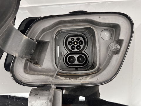 Volvo XC40 Recharge P8 AWD R-Design [ 3-Fase ] (INCL-BTW) *DIGI-COCKPIT | FULL-LED | PREMIUM-AUDIO | DAB | APP.CONNECT | BLIND-SPOT | NAVI-FULLMAP | ALCANTARA-LEATHER | ECC | PDC | SPORT-SEATS | 19''ALU *