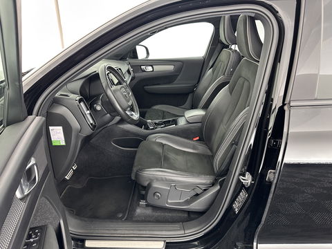 Volvo XC40 Recharge P8 AWD R-Design [ 3-Fase ] (INCL-BTW) *DIGI-COCKPIT | FULL-LED | PREMIUM-AUDIO | DAB | APP.CONNECT | BLIND-SPOT | NAVI-FULLMAP | ALCANTARA-LEATHER | ECC | PDC | SPORT-SEATS | 19''ALU *