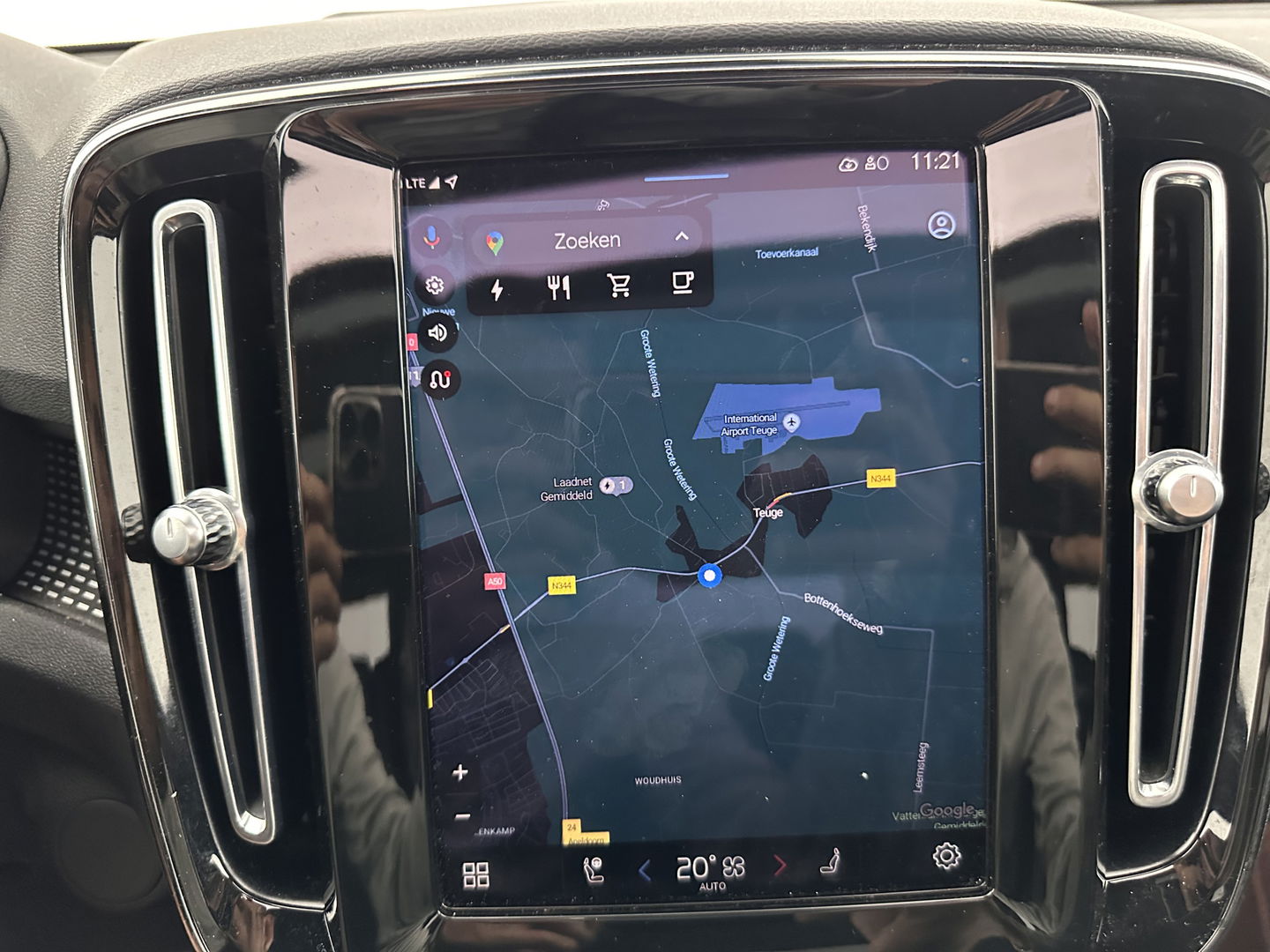 Volvo XC40 Recharge P8 AWD R-Design [ 3-Fase ] (INCL-BTW) *DIGI-COCKPIT | FULL-LED | PREMIUM-AUDIO | DAB | APP.CONNECT | BLIND-SPOT | NAVI-FULLMAP | ALCANTARA-LEATHER | ECC | PDC | SPORT-SEATS | 19''ALU *