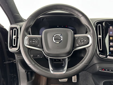Volvo XC40 Recharge P8 AWD R-Design [ 3-Fase ] (INCL-BTW) *DIGI-COCKPIT | FULL-LED | PREMIUM-AUDIO | DAB | APP.CONNECT | BLIND-SPOT | NAVI-FULLMAP | ALCANTARA-LEATHER | ECC | PDC | SPORT-SEATS | 19''ALU *