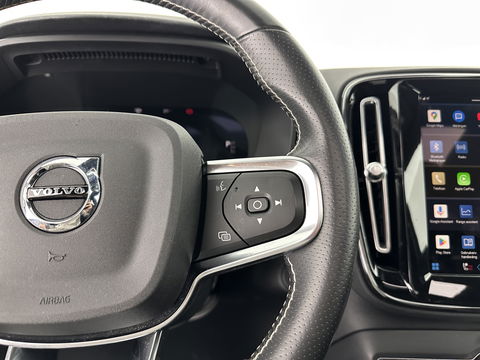 Volvo XC40 Recharge P8 AWD R-Design [ 3-Fase ] (INCL-BTW) *DIGI-COCKPIT | FULL-LED | PREMIUM-AUDIO | DAB | APP.CONNECT | BLIND-SPOT | NAVI-FULLMAP | ALCANTARA-LEATHER | ECC | PDC | SPORT-SEATS | 19''ALU *