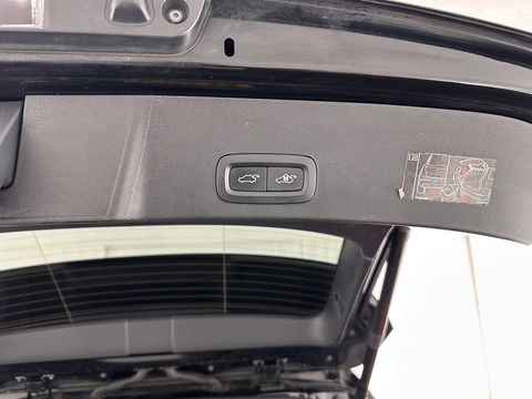 Volvo XC40 Recharge P8 AWD R-Design [ 3-Fase ] (INCL-BTW) *DIGI-COCKPIT | FULL-LED | PREMIUM-AUDIO | DAB | APP.CONNECT | BLIND-SPOT | NAVI-FULLMAP | ALCANTARA-LEATHER | ECC | PDC | SPORT-SEATS | 19''ALU *