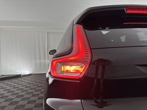 Volvo XC40 Recharge P8 AWD R-Design [ 3-Fase ] (INCL-BTW) *DIGI-COCKPIT | FULL-LED | PREMIUM-AUDIO | DAB | APP.CONNECT | BLIND-SPOT | NAVI-FULLMAP | ALCANTARA-LEATHER | ECC | PDC | SPORT-SEATS | 19''ALU *