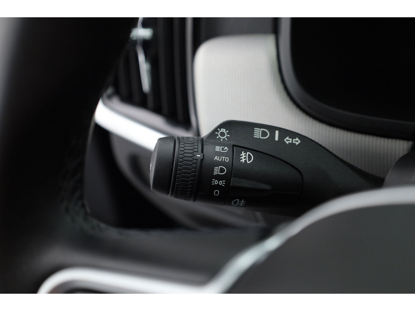 Volvo V90 2.0 T6 AWD Recharge R-Design | Pano-dak | 360 camera | Trekhaak | H&K audio |