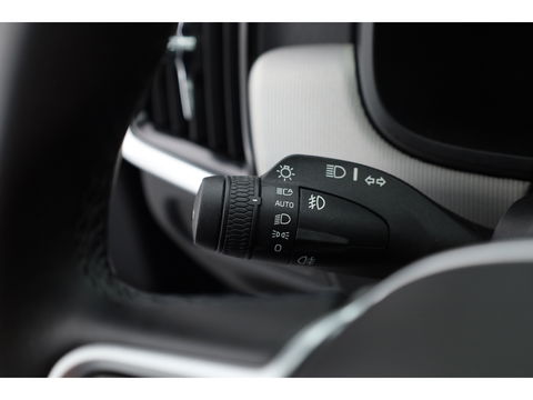 Volvo V90 2.0 T6 AWD Recharge R-Design | Pano-dak | 360 camera | Trekhaak | H&K audio |