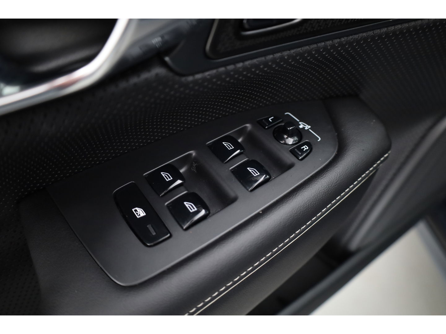 Volvo V90 2.0 T6 AWD Recharge R-Design | Pano-dak | 360 camera | Trekhaak | H&K audio |