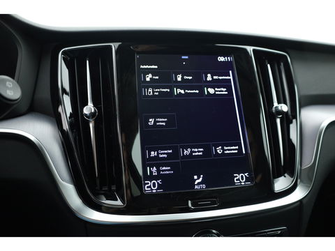 Volvo V60 2.0 T6 Recharge AWD R-Design | Navi | Apple Carplay/ android auto | getint glas |