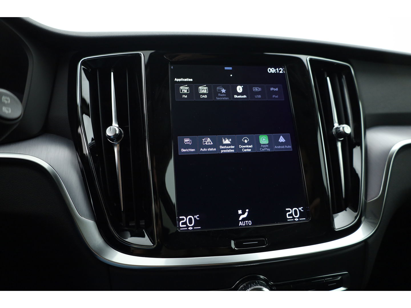 Volvo V60 2.0 T6 Recharge AWD R-Design | Navi | Apple Carplay/ android auto | getint glas |