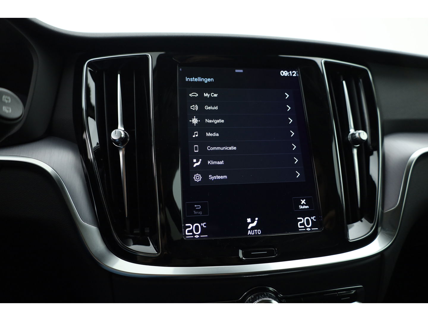 Volvo V60 2.0 T6 Recharge AWD R-Design | Navi | Apple Carplay/ android auto | getint glas |