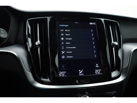 Volvo V60 2.0 T6 Recharge AWD R-Design | Navi | Apple Carplay/ android auto | getint glas |