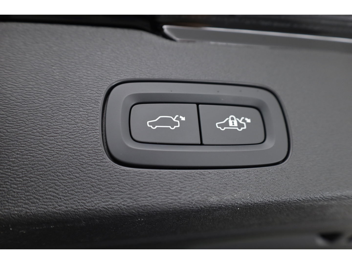 Volvo V60 2.0 T6 Recharge AWD R-Design | Navi | Apple Carplay/ android auto | getint glas |