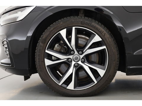 Volvo V60 2.0 T6 Recharge AWD R-Design | Navi | Apple Carplay/ android auto | getint glas |