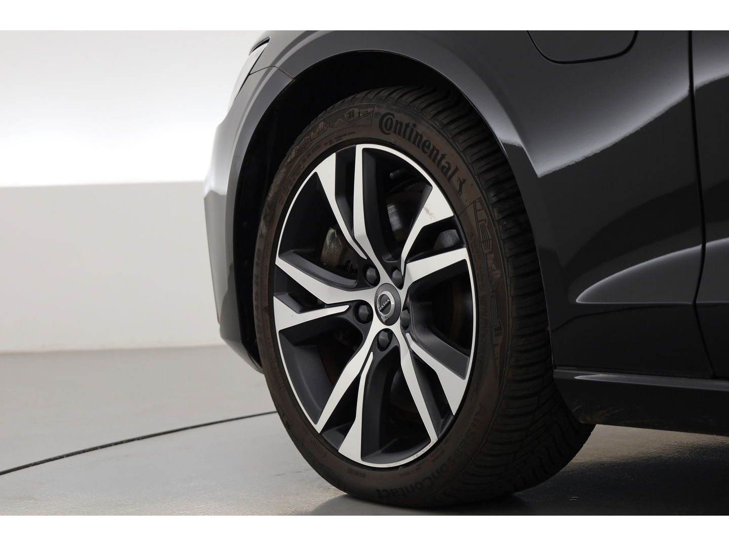 Volvo V60 2.0 T6 Recharge AWD R-Design | Navi | Apple Carplay/ android auto | getint glas |
