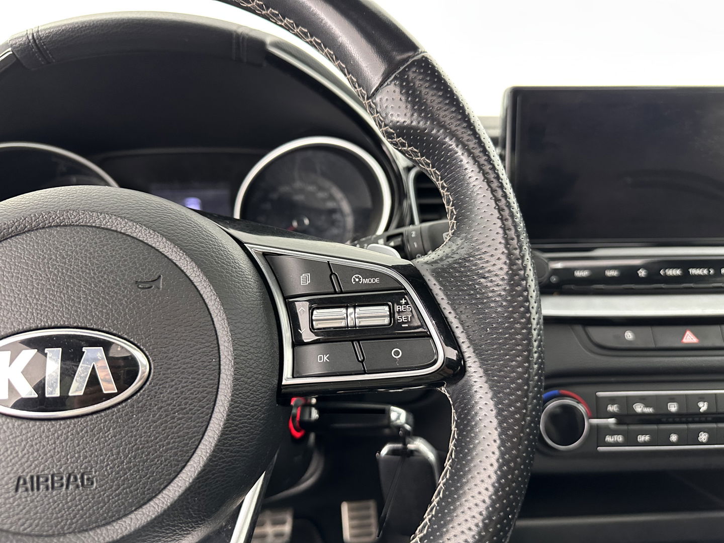 Kia ProCeed 1.5 T-GDi MHEV GT-Line Edition Aut. *PANO | SPORT-SEATS | NAVI-FULLMAP | CAMERA | ECC | PDC | CRUISE | 17''ALU*